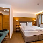 Tiroler Weinstube Seefeld in Tirol