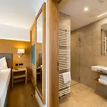 Tiroler Weinstube Aparthotel 4*