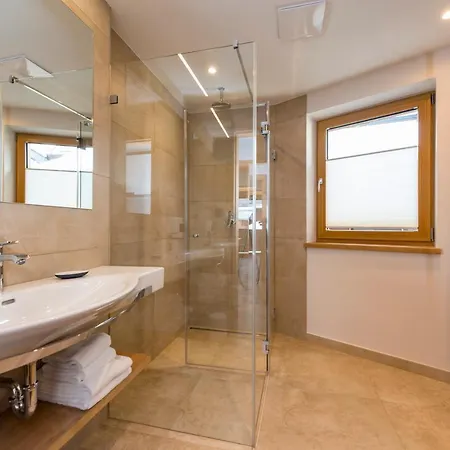 Tiroler Weinstube Hotel apartamentowy