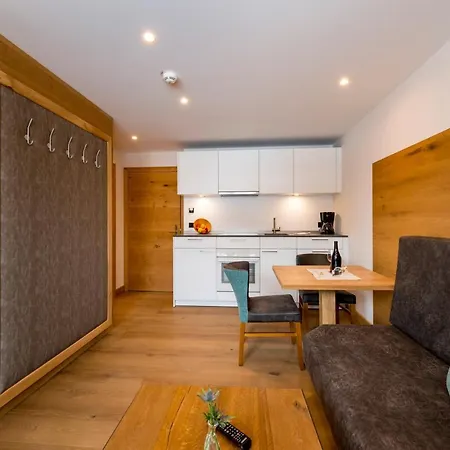 Hotel apartamentowy Tiroler Weinstube 4*