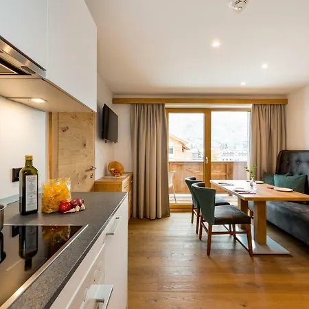 Hotel apartamentowy Tiroler Weinstube