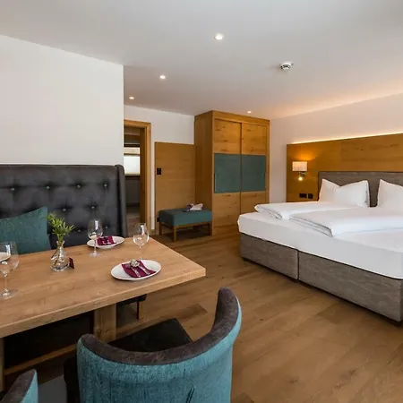 アパートホテル Tiroler Weinstube