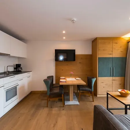 Tiroler Weinstube Apartahotel Seefeld in Tirol
