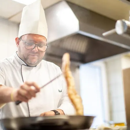 Tiroler Weinstube Hotel apartamentowy