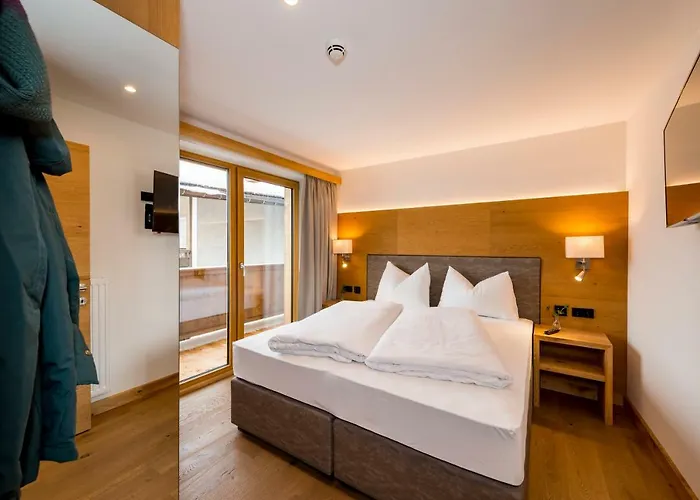 Tiroler Weinstube Apartmanhotel